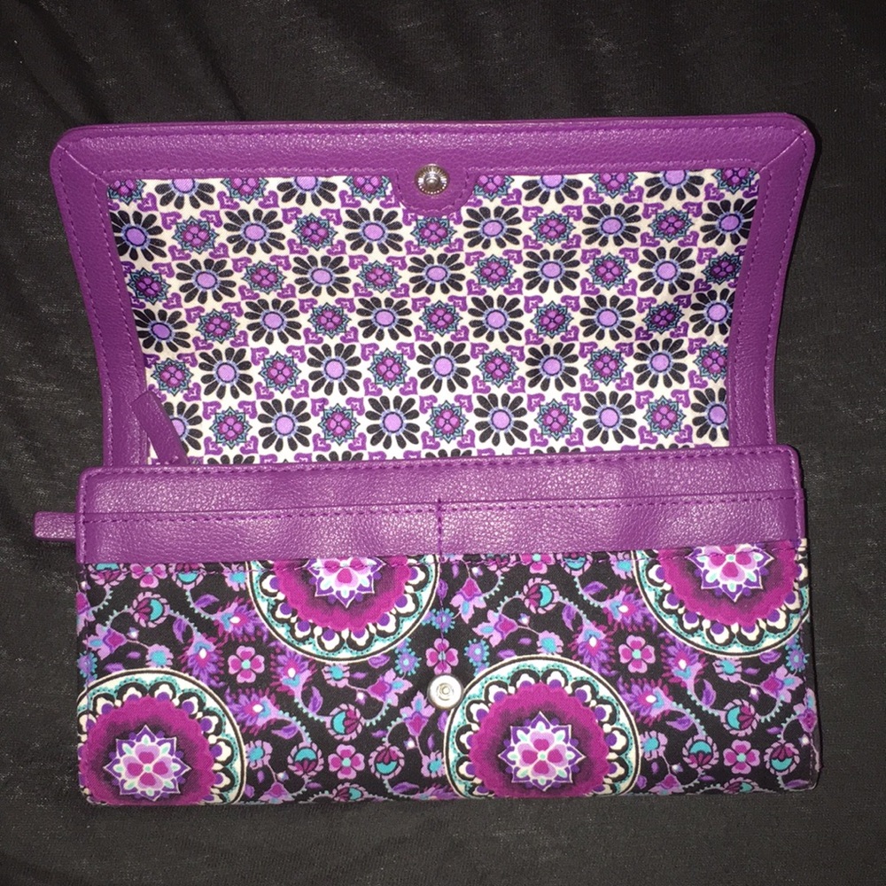 Vera Bradley RFID Audrey Wallet- Lilac Medallion